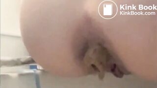 SCAT - Sexy girls Pooping 37