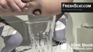 SCAT - Sexy girls Pooping 36