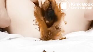 wife puts fresh shit inside her pussy