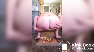 SCAT - Sexy girls Pooping 30