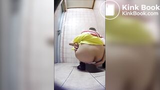 SCAT - Sexy girls Pooping 38