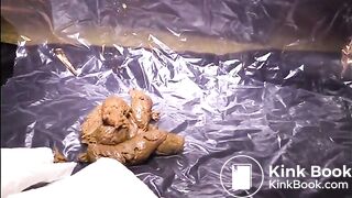 SCAT - Sexy girls Pooping 38