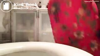 SCAT - Sexy girls Pooping 38