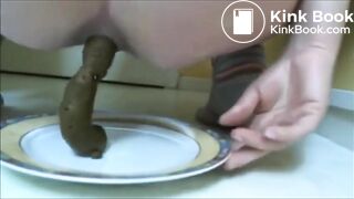 SCAT - Sexy girls Pooping 32