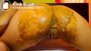 SCAT - Sexy girls Pooping 39