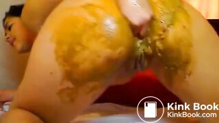 SCAT - Sexy girls Pooping 39