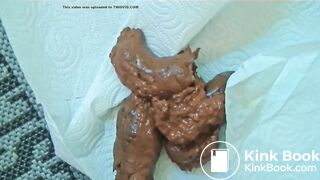 SCAT - Sexy girls Pooping 42
