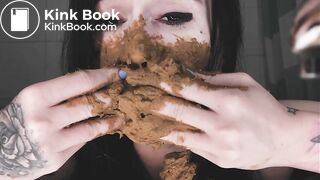 SCAT - Sexy girls Pooping 34