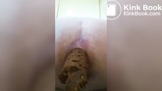 SCAT - Sexy girls Pooping 32