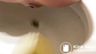 SCAT - Sexy girls Pooping 36