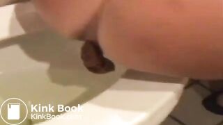 SCAT - Sexy girls Pooping 34