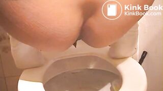 SCAT - Sexy girls Pooping 34