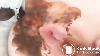 SCAT - Sexy girls Pooping 44