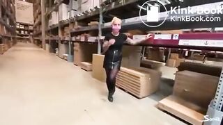 SCAT - Sexy girls Pooping 38