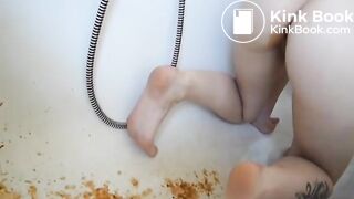 SCAT - Sexy girls Pooping 38