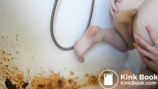 SCAT - Sexy girls Pooping 38