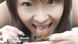 SCAT - Sexy girls Pooping 42
