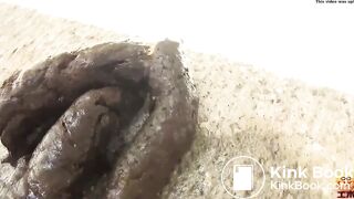SCAT - Sexy girls Pooping 38