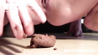 SCAT - Sexy girls Pooping 43