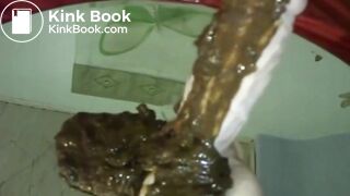 SCAT - Sexy girls Pooping 38