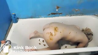 SCAT - Sexy girls Pooping 42
