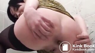 SCAT - Sexy girls Pooping 44