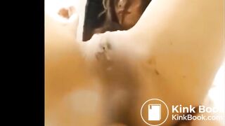SCAT - Sexy girls Pooping 38
