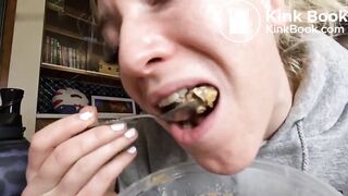 SCAT - Sexy girls Pooping 42