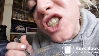 SCAT - Sexy girls Pooping 42