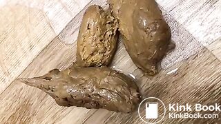 SCAT - Sexy girls Pooping 44