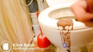 SCAT - Sexy girls Pooping 38