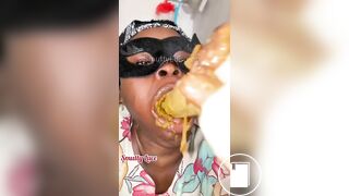 Smutty Luce shitting in tub