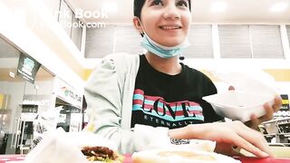 She eats a scat burger