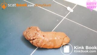 ASMR squat log floor