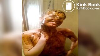 Skinny daughter with shit and piss.