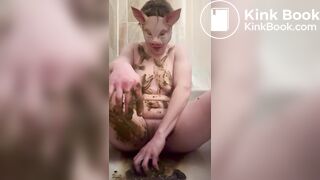 Piggy is in love with K 9 shit