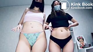 Scat girls pooping simultaneously