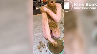 She loves cowshit! Vol met die bek in de mest!