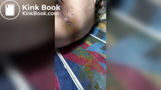 Girl ejecting shit with her ass