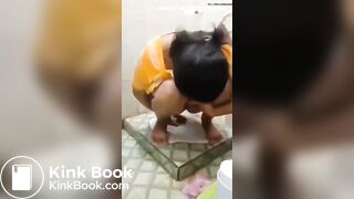 Indonesian hotwife make his cuckold eat shit