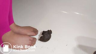 pantyhose milf in very messy scat shit 4