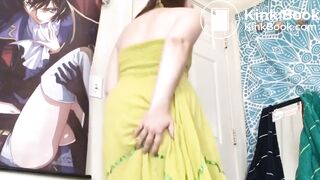 PRETTY GAL POOPS HER PANTIES
