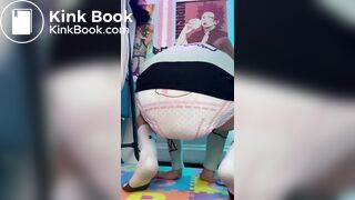 Femboy fills his diaper