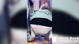 Femboy fills his diaper