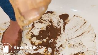 pantyhose milf in very messy scat shit 5