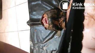 Slave gets diarrhea flood into mouth