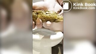 Chubby gal with sexy bum poos into her hand over t