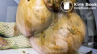 Dirty beauty @scatdark