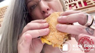 Dine and dump at Five GUYS @scatdark