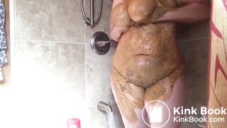 Busty BBW scat smearing and cumming